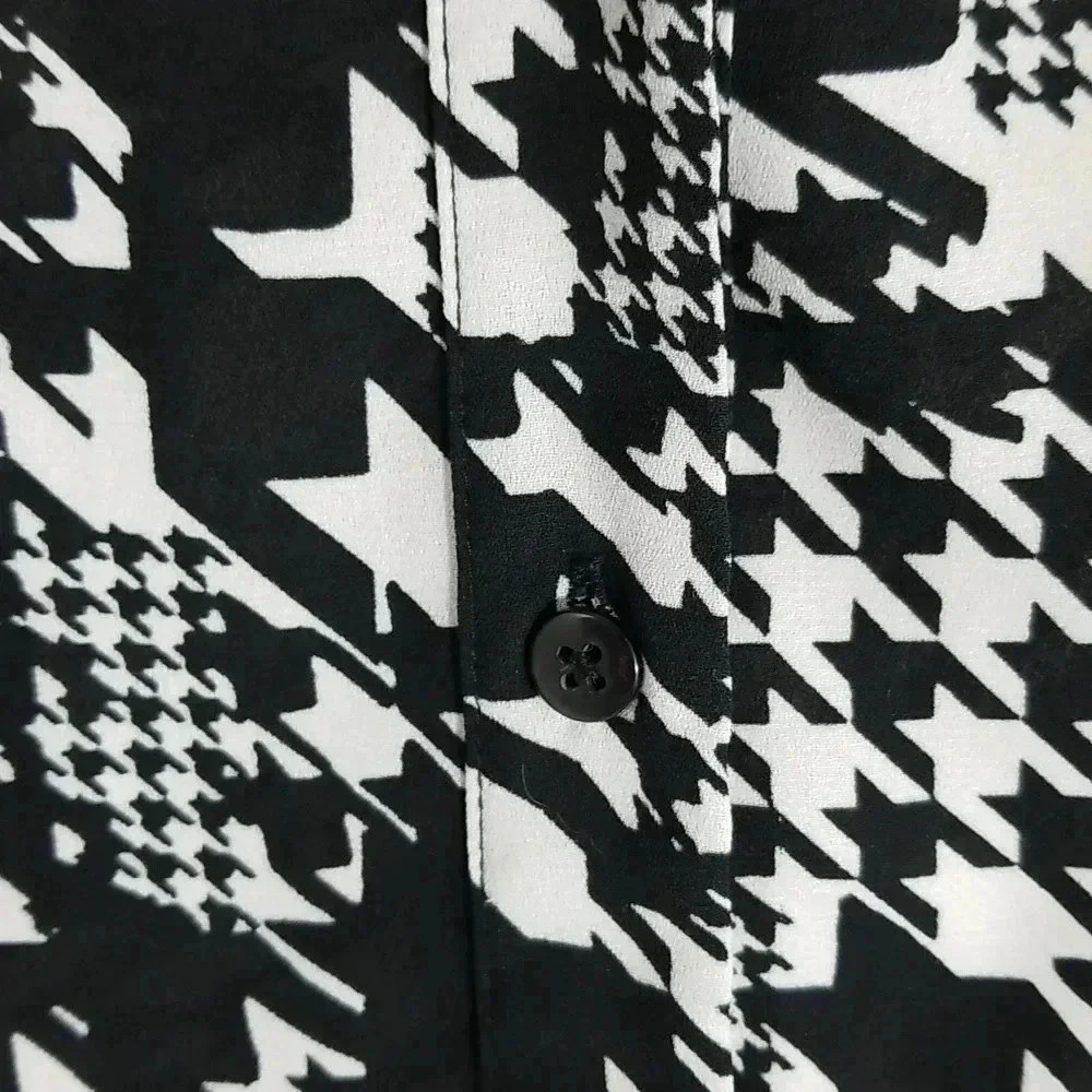 {Chico’s} Black & White Houndstooth Print Blouse 3/4 Sleeve High Low Hem - Picture 10 of 15